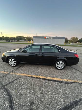 2008 Toyota Avalon XLS 4dr Sedan Automatic — photo 4