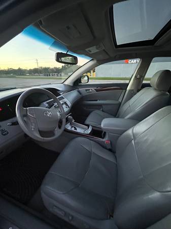 2008 Toyota Avalon XLS 4dr Sedan Automatic — photo 8
