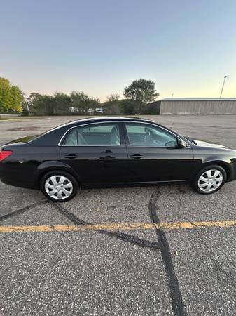 2008 Toyota Avalon XLS 4dr Sedan Automatic — photo 7