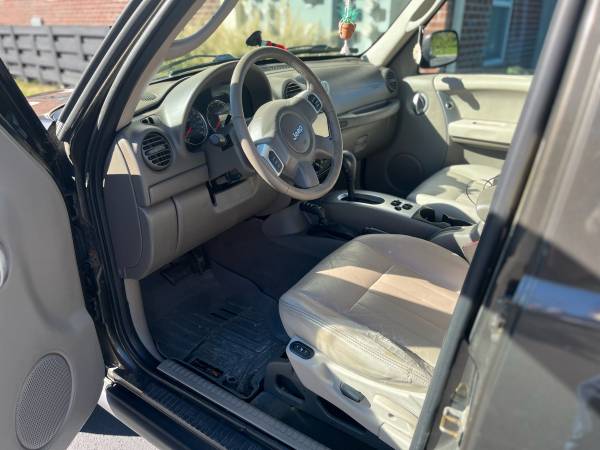 2004 Jeep Liberty Limited Edition 4dr 4x2 Automatic — photo 8