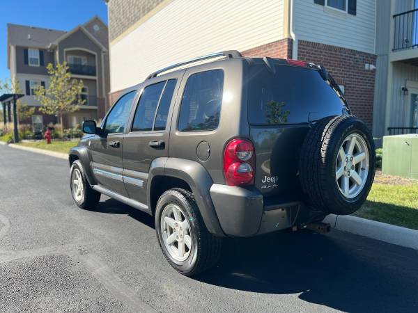 2004 Jeep Liberty Limited Edition 4dr 4x2 Automatic — photo 4
