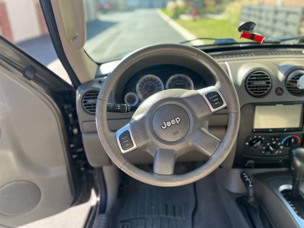 2004 Jeep Liberty Limited Edition 4dr 4x2 Automatic — photo 10