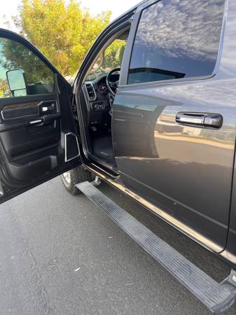 2019 Dodge Ram Laramie — photo 6