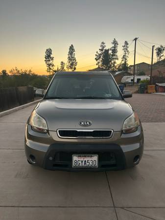 2010 KIA Soul ! 4dr Hatchback Manual — photo 3