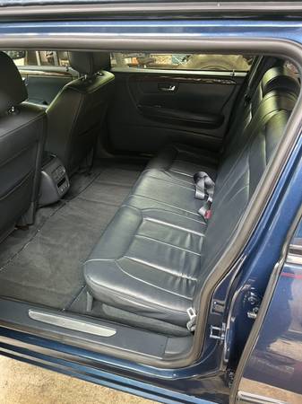 2006 Cadillac DTS Livery 4dr Sedan Automatic — photo 6