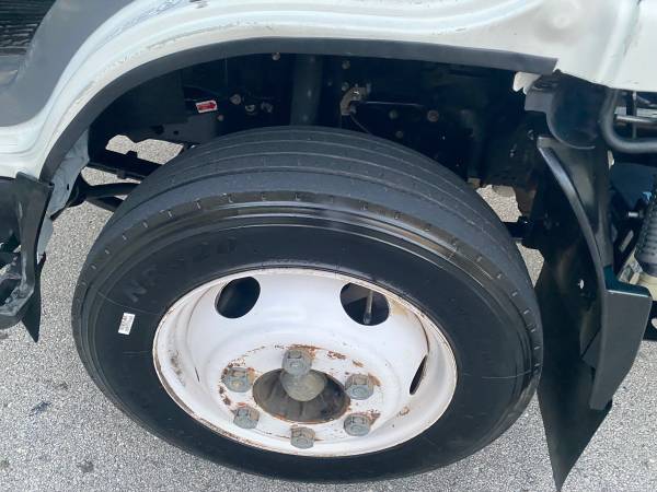 2013 Isuzu Npr Gasoline — photo 11