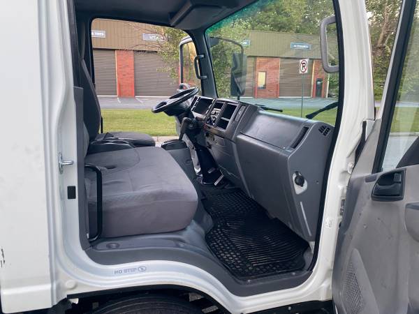 2013 Isuzu Npr Gasoline — photo 12