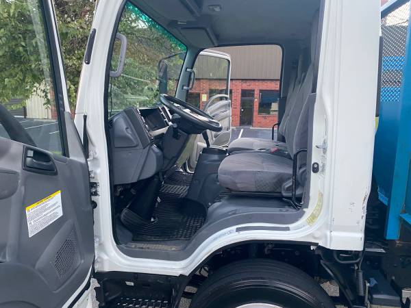 2013 Isuzu Npr Gasoline — photo 10