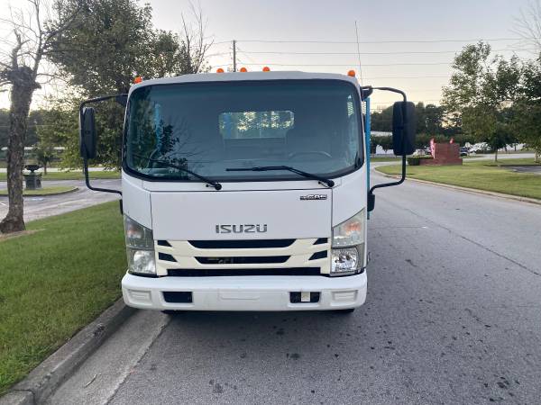 2013 Isuzu Npr Gasoline — photo 1