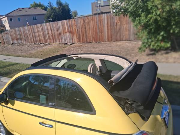 2012 Fiat 500 Pop 2dr Hatchback Manual — photo 2