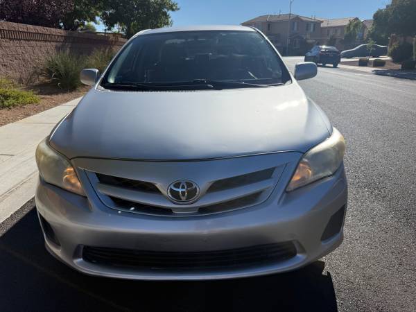 2011 Toyota Corolla Base — photo 2