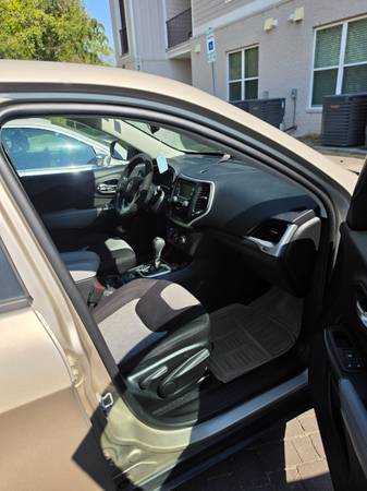 2014 Jeep Cherokee Sport 4dr 4x4 Automatic — photo 9
