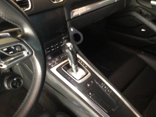 2017 Porsche 718 Cayman Base — photo 9