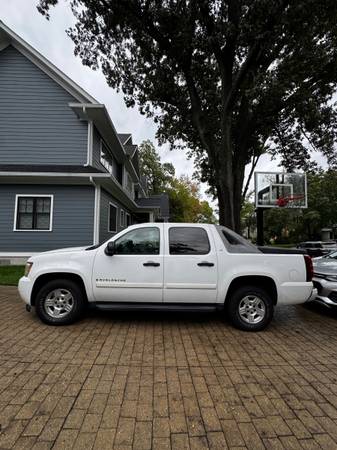 2008 Chevrolet Avalanche 1500 LS 4x2 Automatic — photo 1