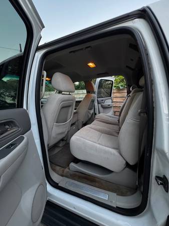 2008 Chevrolet Avalanche 1500 LS 4x2 Automatic — photo 12