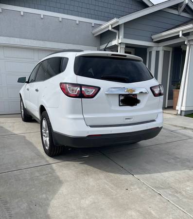 2017 Chevrolet Traverse LS All-wheel Drive Automatic — photo 2