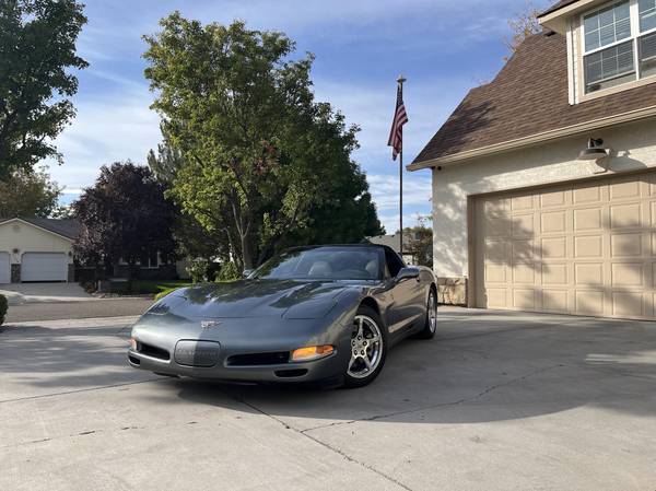 2003 Chevrolet Corvette Base 2dr Coupe Automatic — photo 1