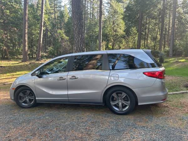 2022 Honda Odyssey EX — photo 2