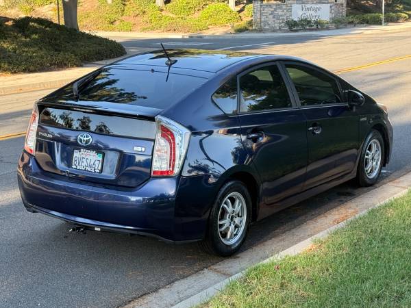 2012 Toyota Prius Two 5dr Hatchback CVT — photo 2