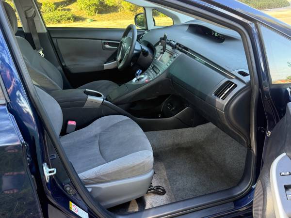 2012 Toyota Prius Two 5dr Hatchback CVT — photo 9