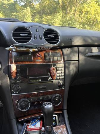 2009 Mercedes-Benz CLK Class Base CLK 350 2dr Coupe Automatic — photo 5