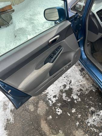 2009 Honda Civic LX 4dr Sedan Manual — photo 3