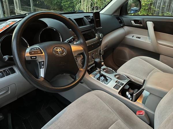 2012 Toyota Highlander SE 4dr Front-wheel Drive Automatic — photo 9