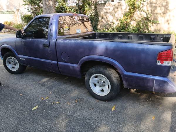 2028 Chevrolet S10 Ls — photo 2