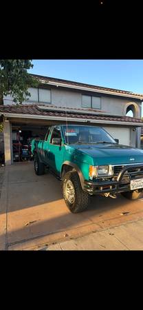 1997 Nissan Pickup — photo 1
