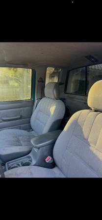 1997 Nissan Pickup — photo 7