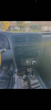 1997 Nissan Pickup — photo 6