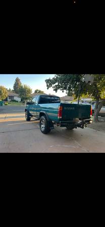 1997 Nissan Pickup — photo 3