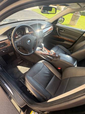 2010 BMW 328i — photo 6