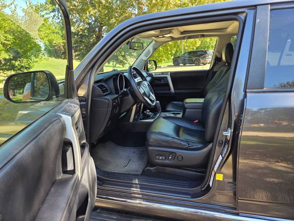 2012 Toyota 4runner Limited 4dr 4x2 Automatic — photo 3