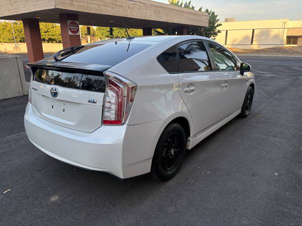 2014 Toyota Prius Four — photo 4