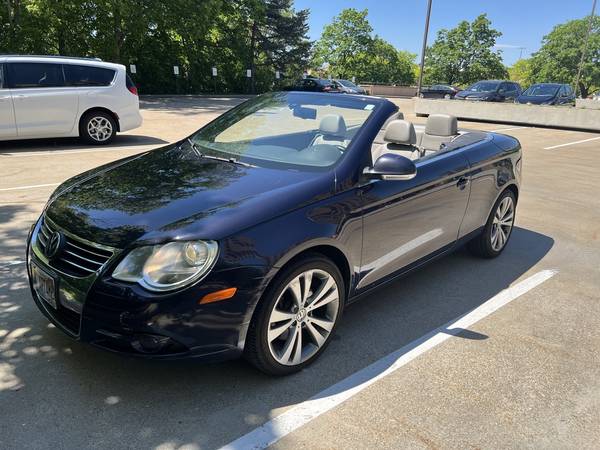2008 Volkswagen EOS Turbo 2dr Front-wheel Drive Convertible Manual — photo 2