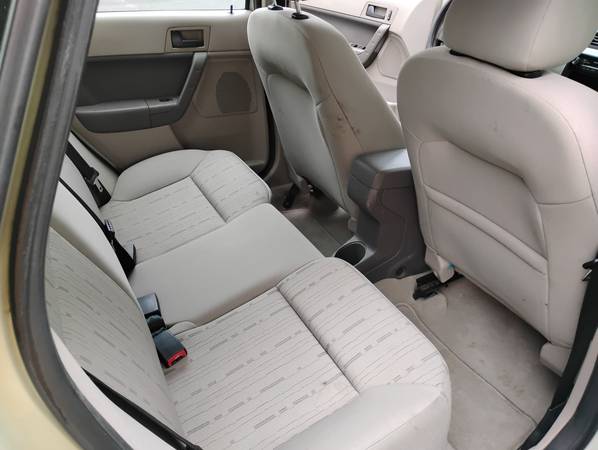 2010 Ford Focus SE 2dr Coupe Manual — photo 11