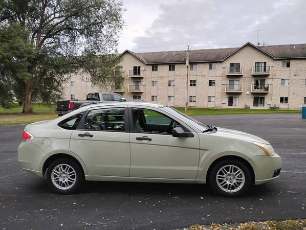 2010 Ford Focus SE 2dr Coupe Manual — photo 4