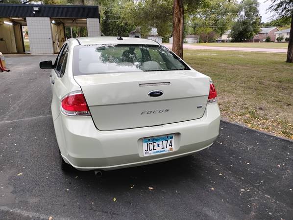2010 Ford Focus SE 2dr Coupe Manual — photo 7