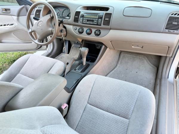 2004 Toyota Camry SE — photo 7