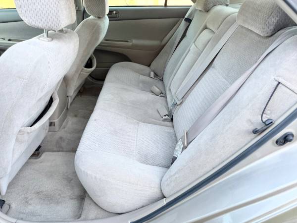 2004 Toyota Camry SE — photo 9