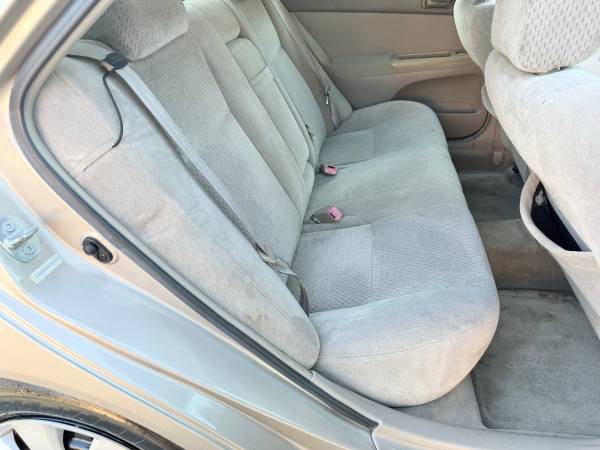 2004 Toyota Camry SE — photo 8