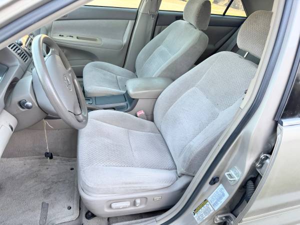 2004 Toyota Camry SE — photo 10