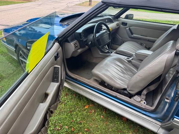 1991 Ford Mustang GT 2dr Convertible — photo 8