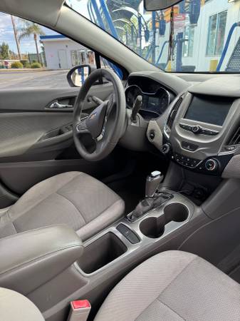 2018 Chevrolet Cruze LT Diesel Auto 4dr Sedan Automatic — photo 7