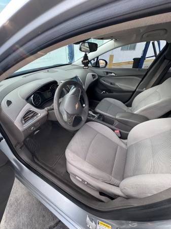 2018 Chevrolet Cruze LT Diesel Auto 4dr Sedan Automatic — photo 6