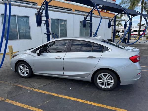 2018 Chevrolet Cruze LT Diesel Auto 4dr Sedan Automatic — photo 3