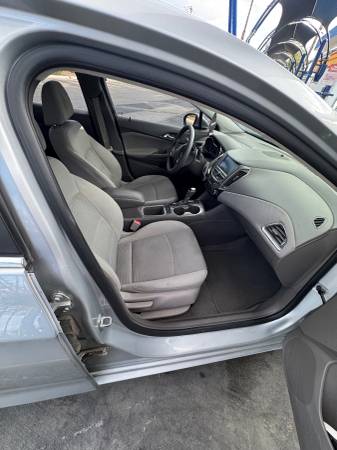 2018 Chevrolet Cruze LT Diesel Auto 4dr Sedan Automatic — photo 8