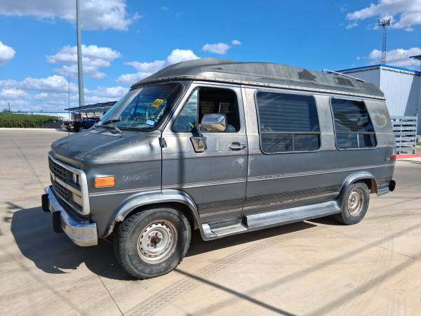 1994 Chevrolet G20 — photo 1