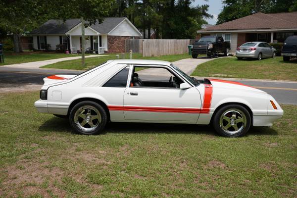 1985 Ford Mustang LX 2dr Coupe — photo 2
